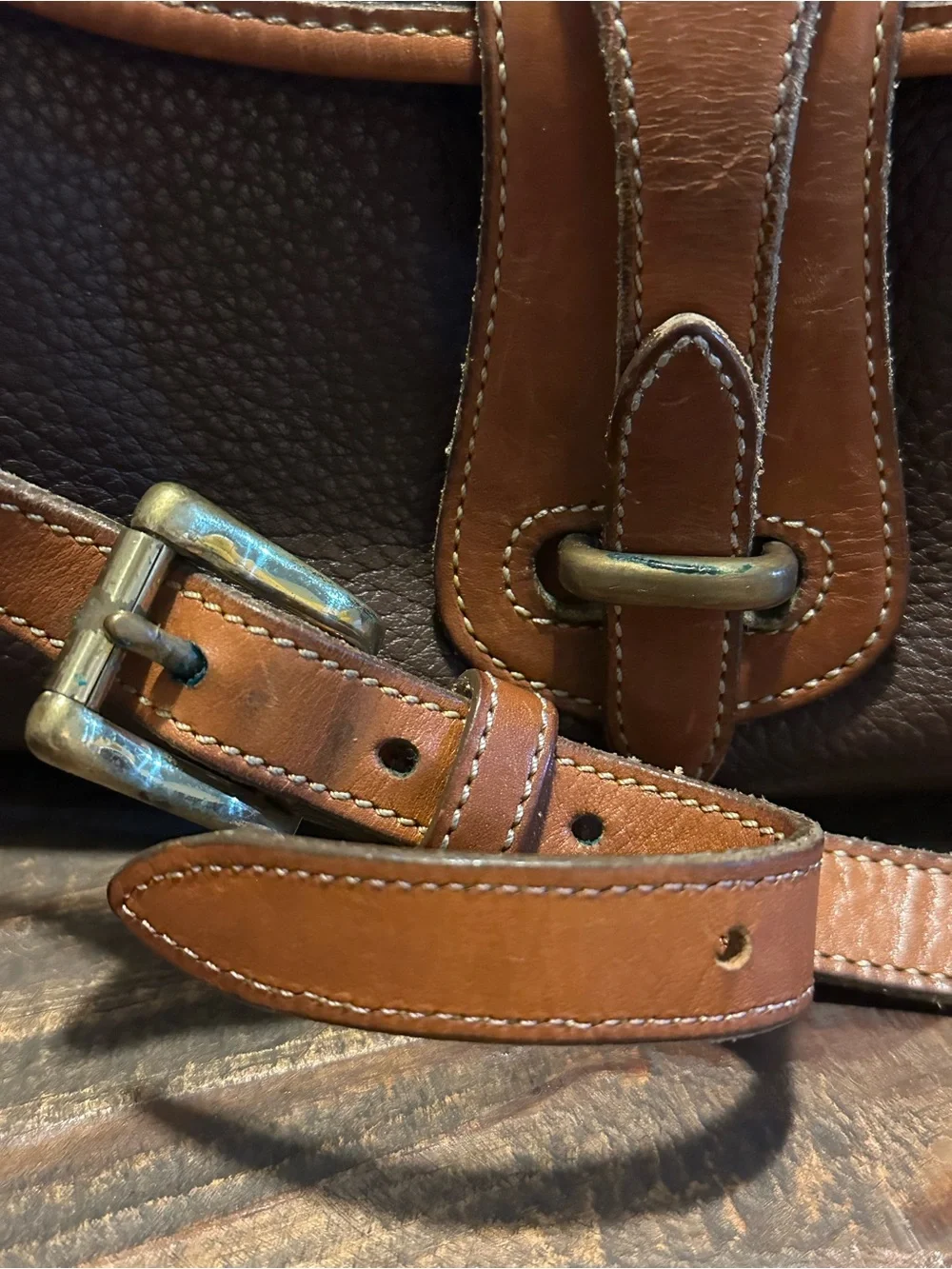 Vintage Dooney & Bourke Essex AWL Brown British Tan Leather Crossbody